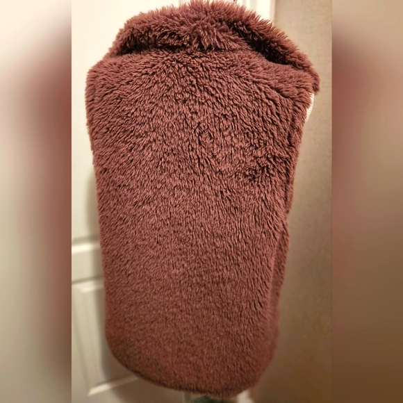 THREAD  & SUPPLY pink sherpa vest Size Medium EUC - Picture 2 of 3